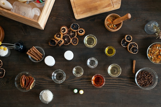 Szklanki i przyprawy